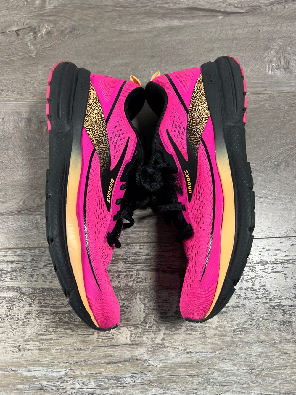 BROOKS WOMEN'S TRACE 3 RUNNING SHOES SIZE 10.5